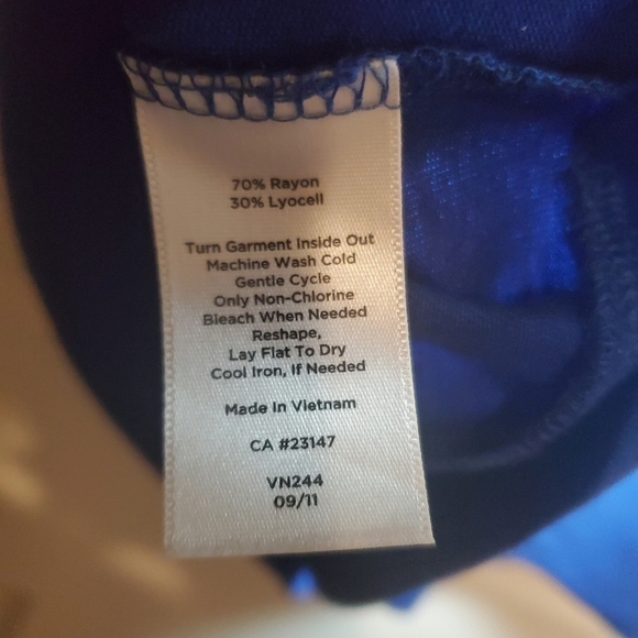 Talbots Scoop Neck Knit Top Cobalt Blue Size LP - Picture 10 of 10